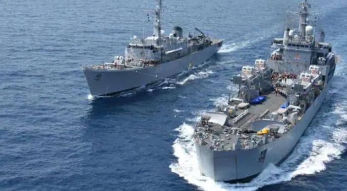 नौसेना और तटरक्षक बल को अत्याधुनिक युद्ध पोतों, हथियारों से किया जा रहा है लैस: राजनाथ