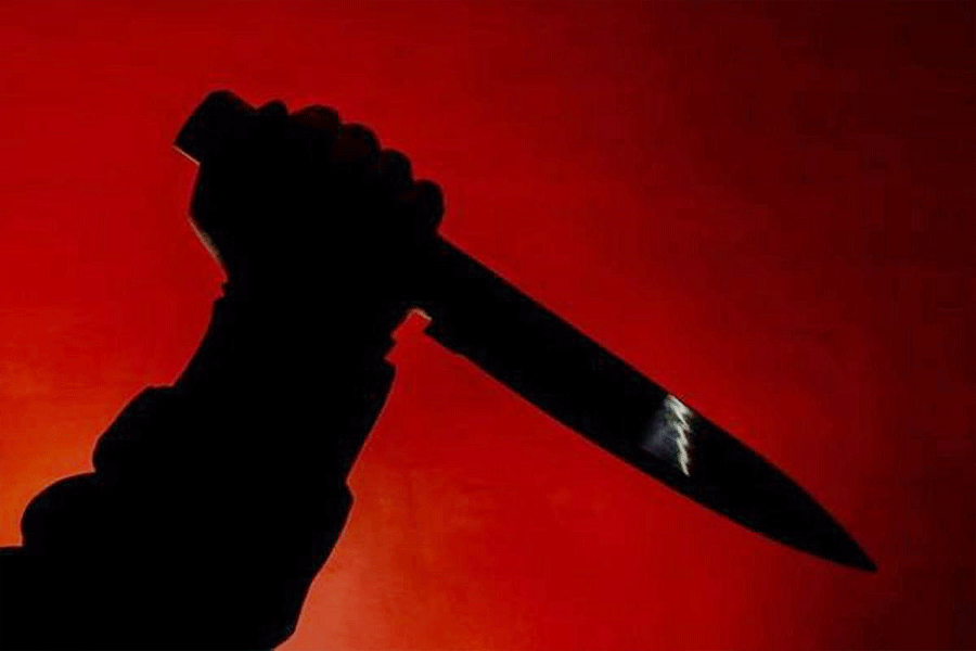 हल्द्वानी: दबंग पड़ोसियों ने महिला को लूटा, बेटे को चाकू मारा