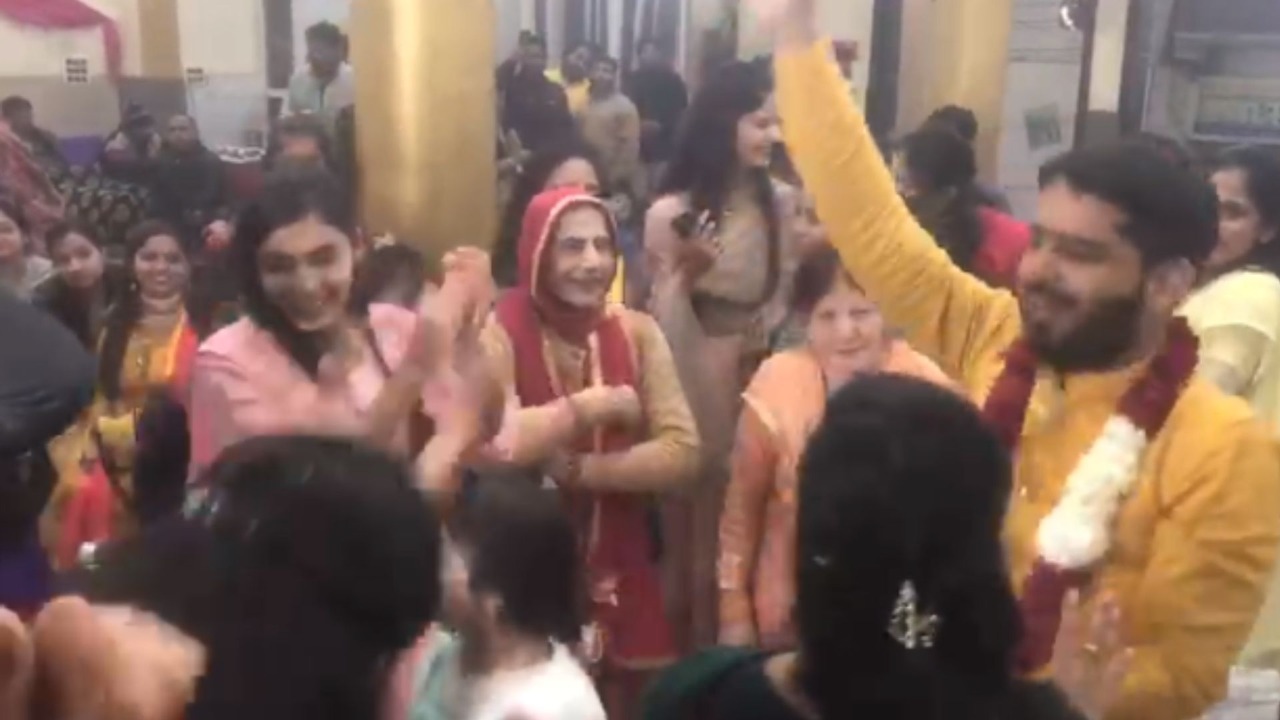 बरेली: शादी समारोह डांस करना पड़ा महंगा, जमात रजा मुस्तफा ने समरान को मीडिया प्रभारी से हटाया 
