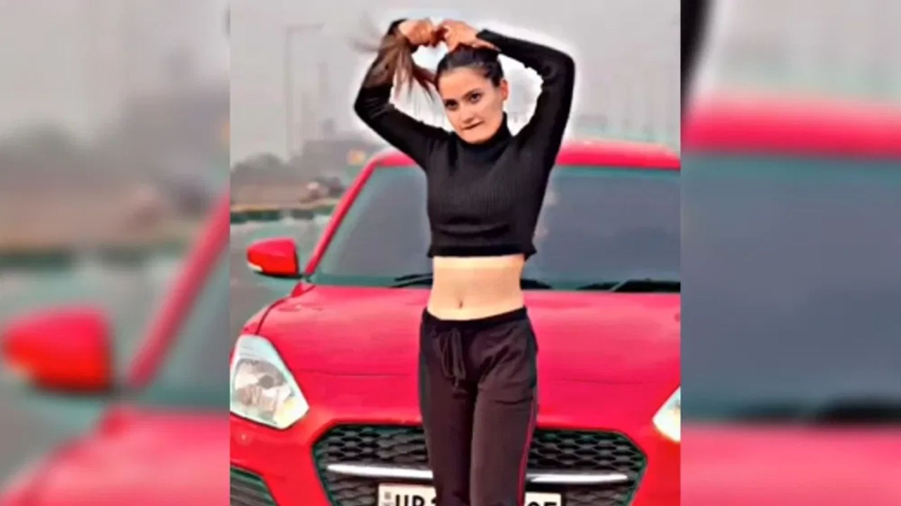 Videos : एलिवेटेड नहीं स्टंट रोड कहिए, कार खड़ी कर युवती ने बनाई रील, कटा 17 हजार का चालान