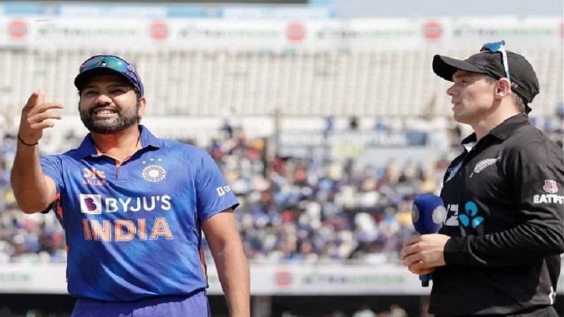 IND VS NZ 3rd ODI: न्यूजीलैंड ने टॉस जीतकर चुनी गेंदबाजी, शमी-सिराज प्लेइंग-11 से बाहर