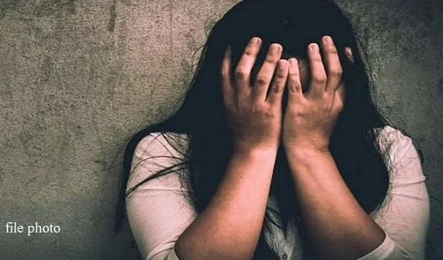 महाराष्ट्रः पुलिस कर्मी बन दो लोगों ने किया किशोरी से बलात्कार