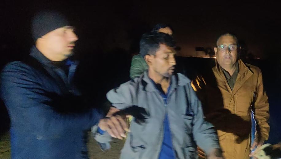 मथुरा: पुलिस ने 50 हजार के इनामी समेत पांच शातिरों को मुठभेड़ में दबोचा