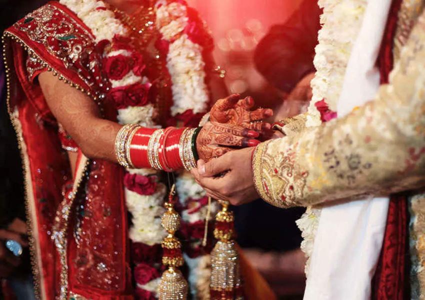 शैनल को  Social Media पर रामजी से हुआ प्यार तो शादी के लिए  New Zealand से आई Auraiya