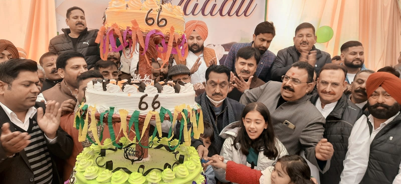 Uttarakhand News: किच्छा विधायक ने समर्थकों के बीच मनाया 66वां जन्मदिन