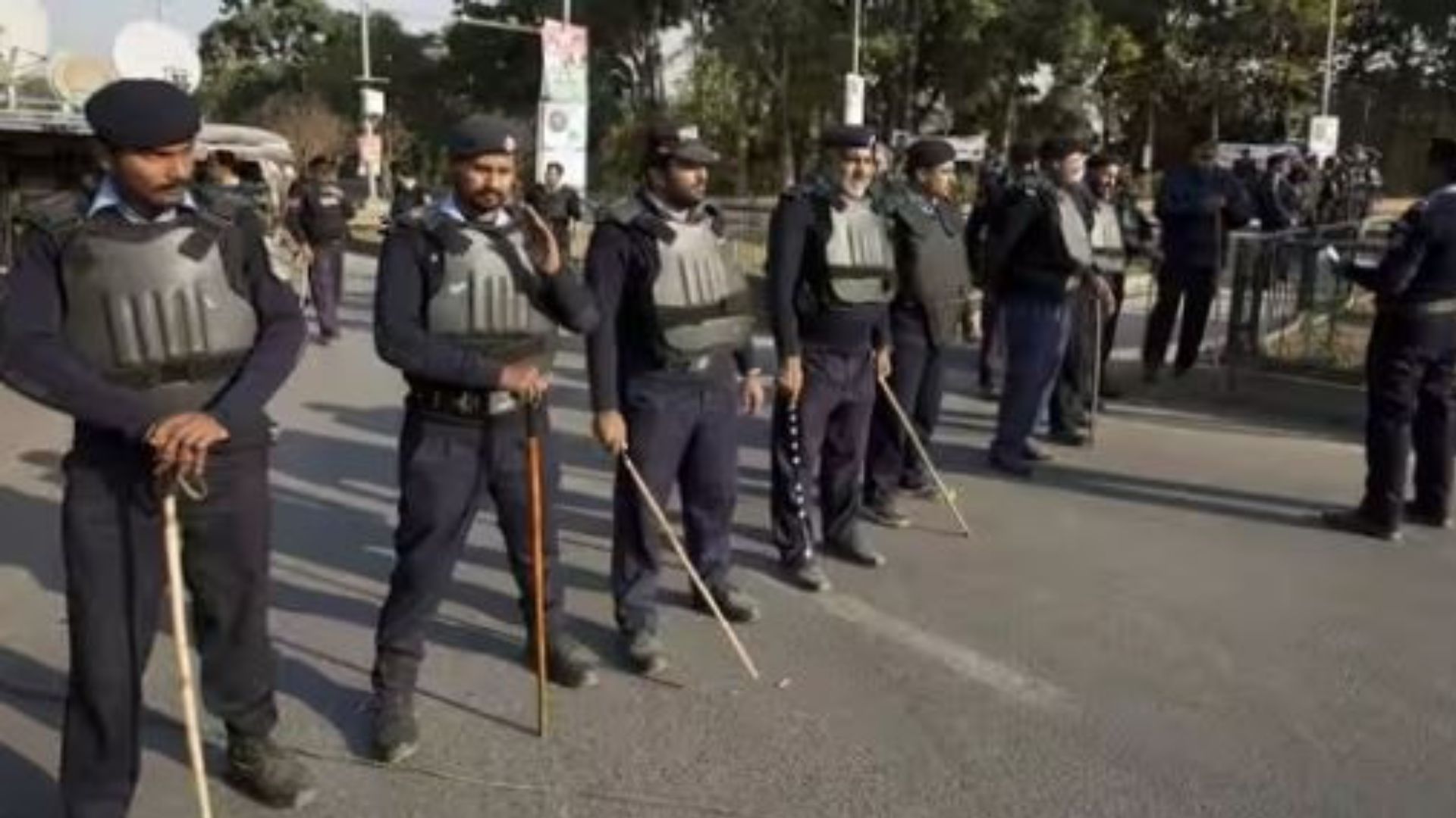 पाकिस्तान में हिंदू छात्रों को होली खेलने से बलपूर्वक रोका, 15 घायल, पुलिस ने नहीं दर्ज की एफआईआर