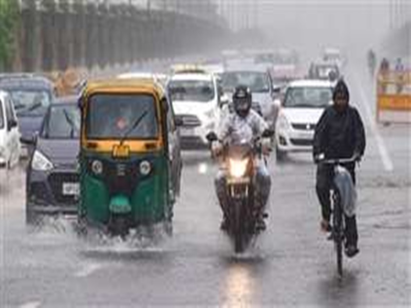 UP Weather Update: राजधानी लखनऊ और कानपुर समेत प्रदेश के कई शहरों में बारिश, क‍िसान परेशान 