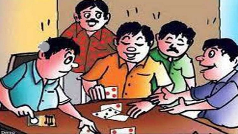 मुरादाबाद:  विभागाध्यक्ष ने जुआ खेल रहे कर्मचारियों को माना बच्चा, बोलें- गलतियां हो जाती हैं