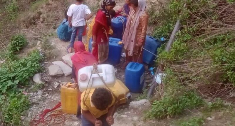 गरमपानी: ग्रामीणों के हलक रहे सूख, अधिकारी बैठकों से गायब