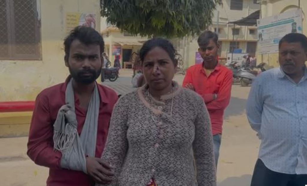 बरेली: भतीजे को बचाने आई चाची को दबंगों ने मारपीट कर किया लहूलुहान, पीड़िता ने दर्ज कराई रिपोर्ट