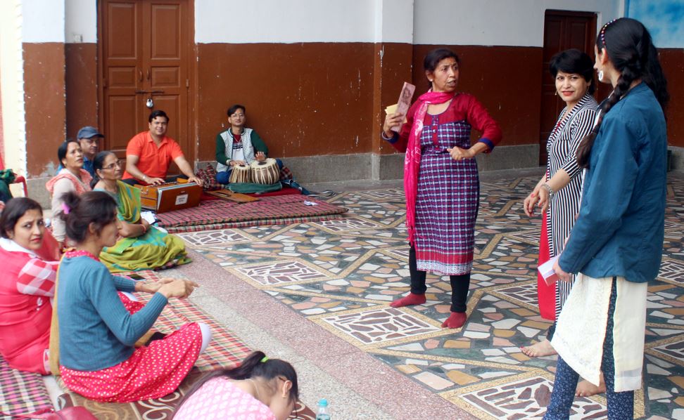 हल्द्वानीः शहर में पहली बार हो रहा महिलाओं की रामलीला का आयोजन