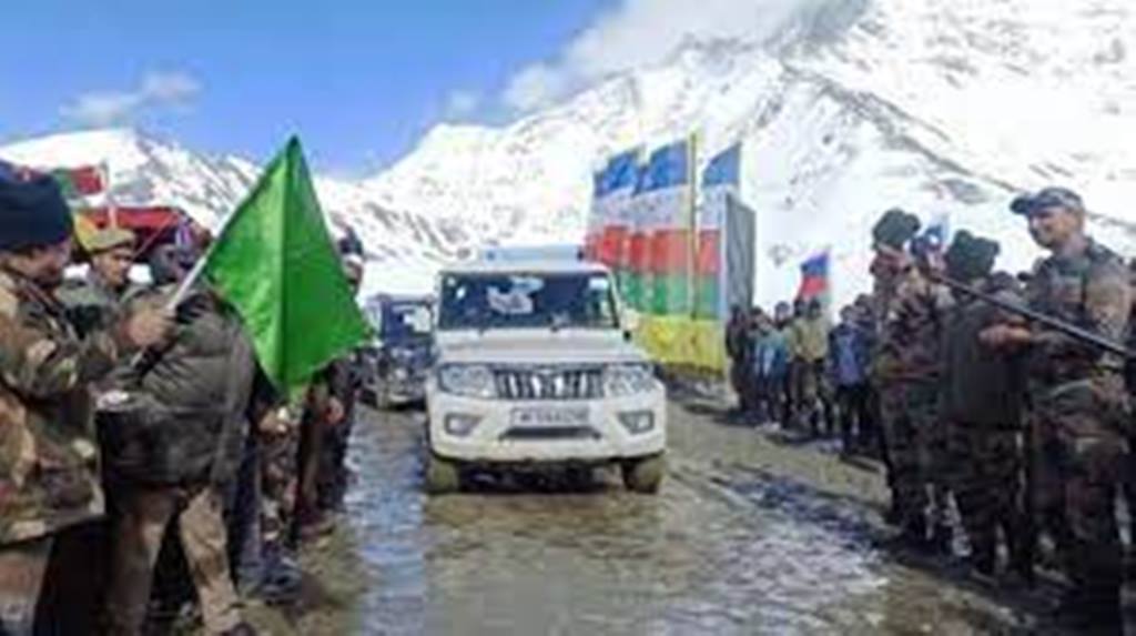 हिमाचल की लाहौल घाटी को लद्दाख में जांस्कर से जोड़ने वाला शिंकू ला दर्रा फिर खुला 