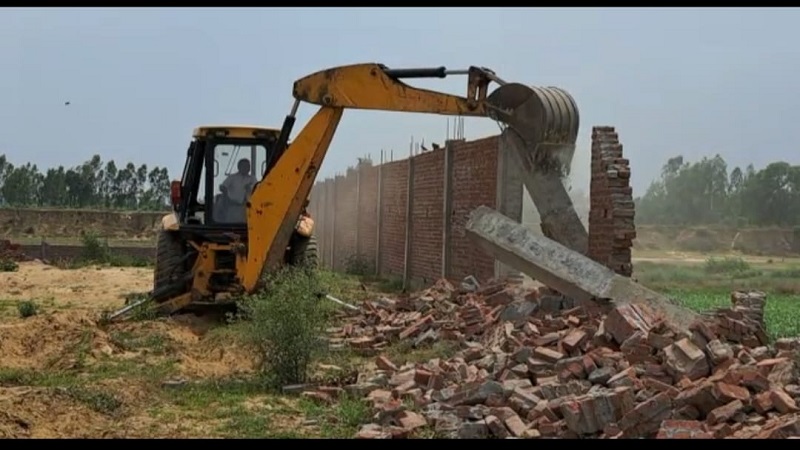 मुरादाबाद: पाकबड़ा में अवैध निर्माण पर चला एमडीए का बुलडोजर