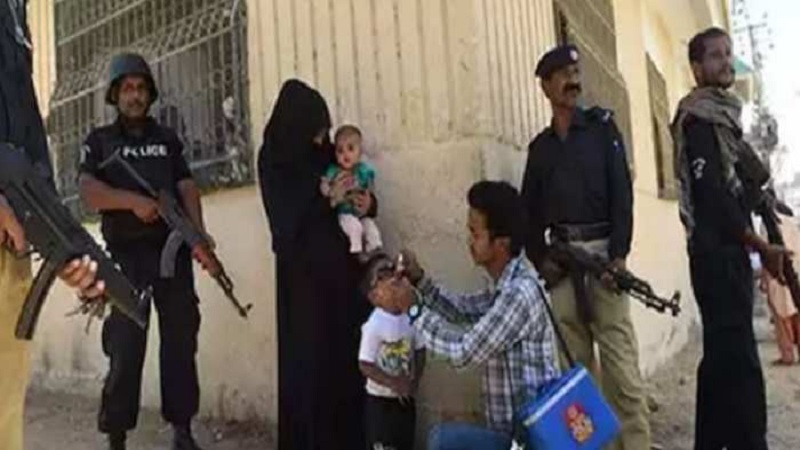 पाकिस्तान में पोलियो टीम पर गोलीबारी, तीन पुलिसकर्मी घायल 
