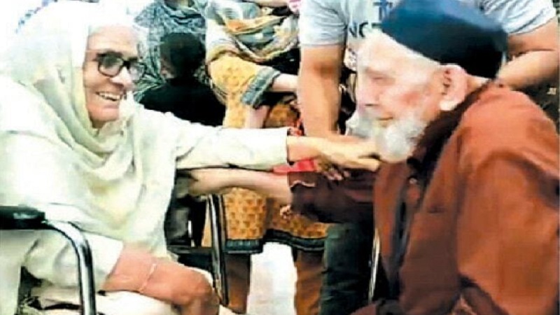 75 वर्ष बाद करतारपुर गलियारे में मिले बिछड़े भाई-बहन, भारत-पाकिस्तान बंटवारे के दौरान हुए थे अलग