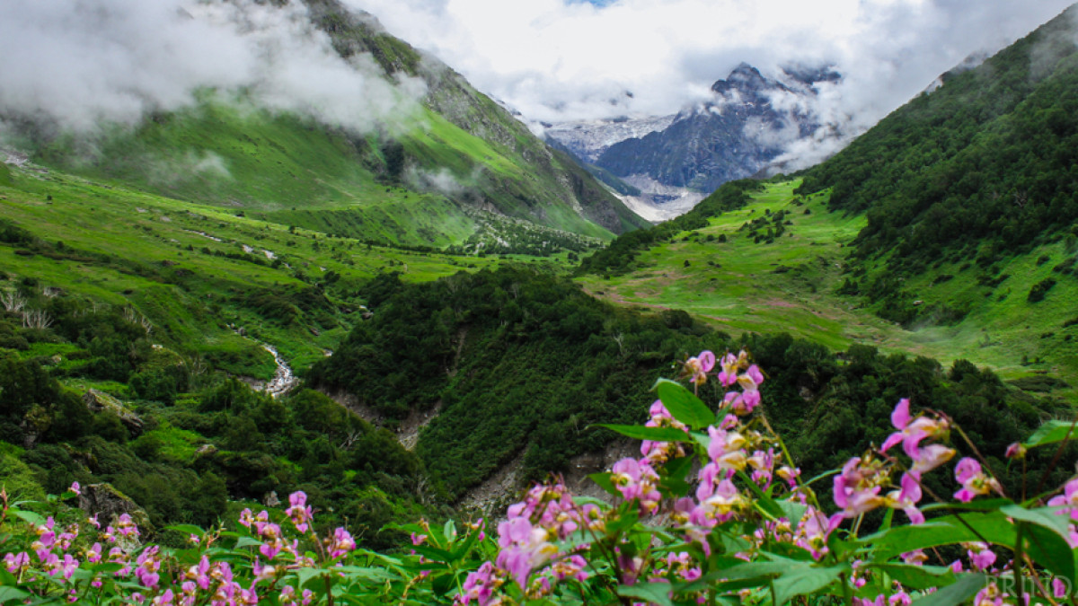 Valley of Flowers: बर्फ से ढकी फूलों की घाटी खुलेगी 1 जून को 