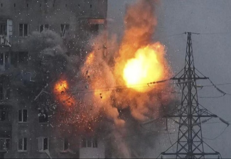 Russia-Ukraine war : रूस ने कीव और ओडेसा पर दागीं मिसाइलें, एक की मौत 