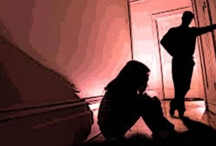 दिल्ली: बुराड़ी में तिपहिया वाहन के भीतर 13 वर्षीय किशोरी के साथ बलात्कार