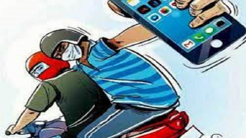 मुरादाबाद : बाइक सवार बदमाशों ने डॉक्टर का मोबाइल लूटा