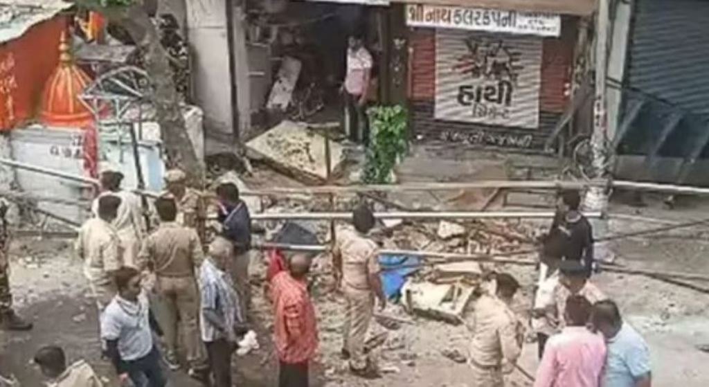 भगवान जगन्नाथ की रथयात्रा के दौरान हादसा, तीन मंजिला बिल्डिंग की बालकनी टूटी, 11 लोग घायल 
