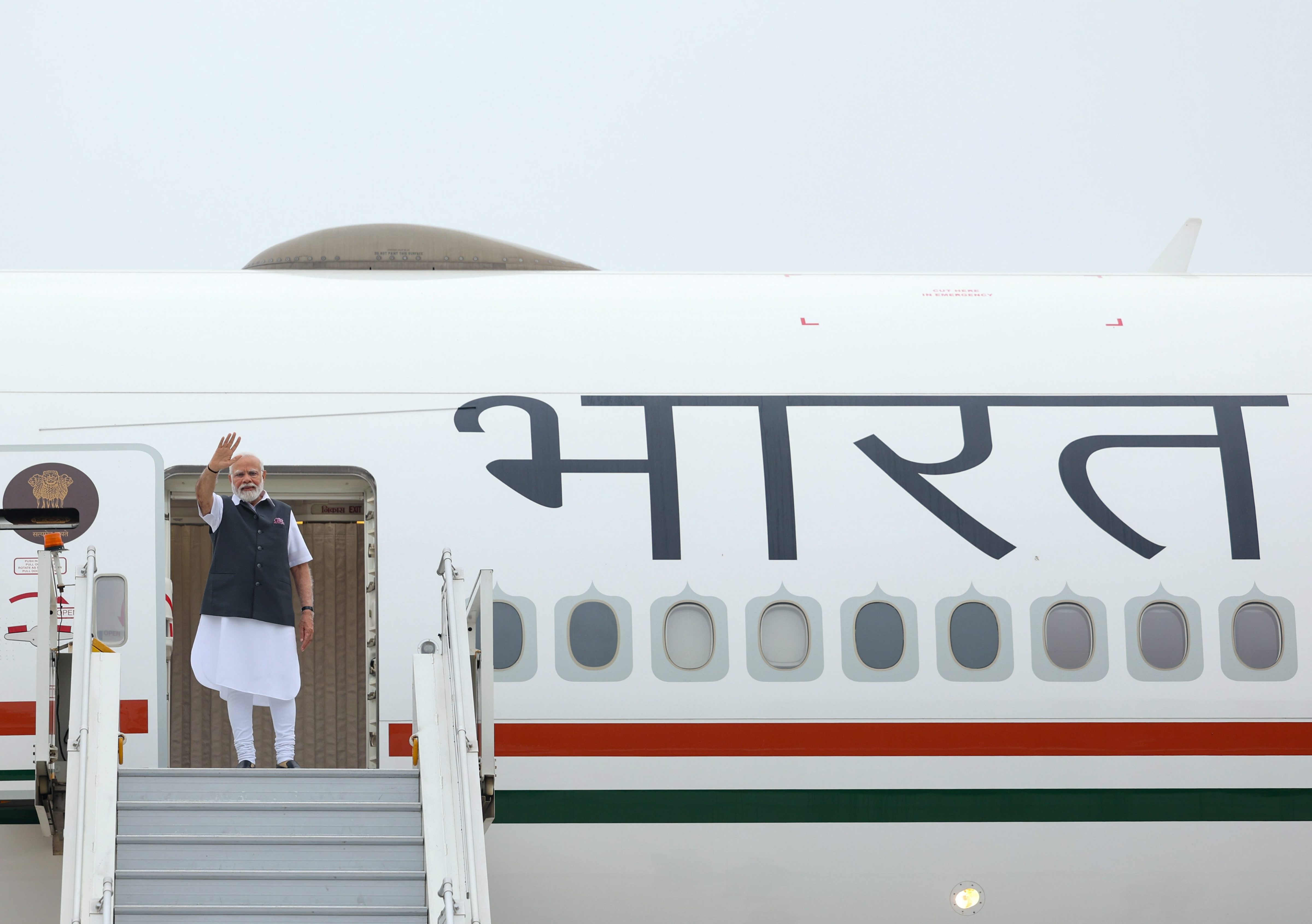 PM Modi France Visit: पीएम मोदी फ्रांस की यात्रा पर रवाना, बैस्टिल डे परेड में होंगे शामिल