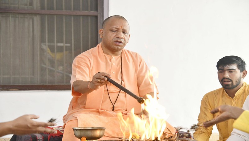 CM Yogi Rudrabhishek Sawan (1)