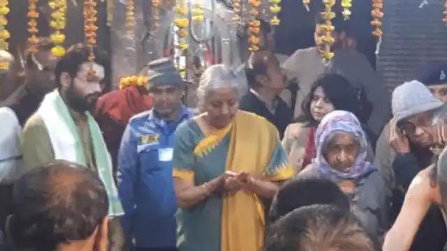 केंद्रीय वित्त मंत्री निर्मला सीतारमण ने की पुरी के जगन्नाथ मंदिर में पूजा अर्चना 