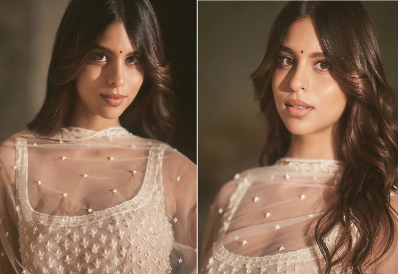 Suhana Khan Photos : लाइट शेड्स के हैवी सूट में सुहाना खान ने लूटी लाइमलाइट, सादगी पर फिदा हुए फैंस 