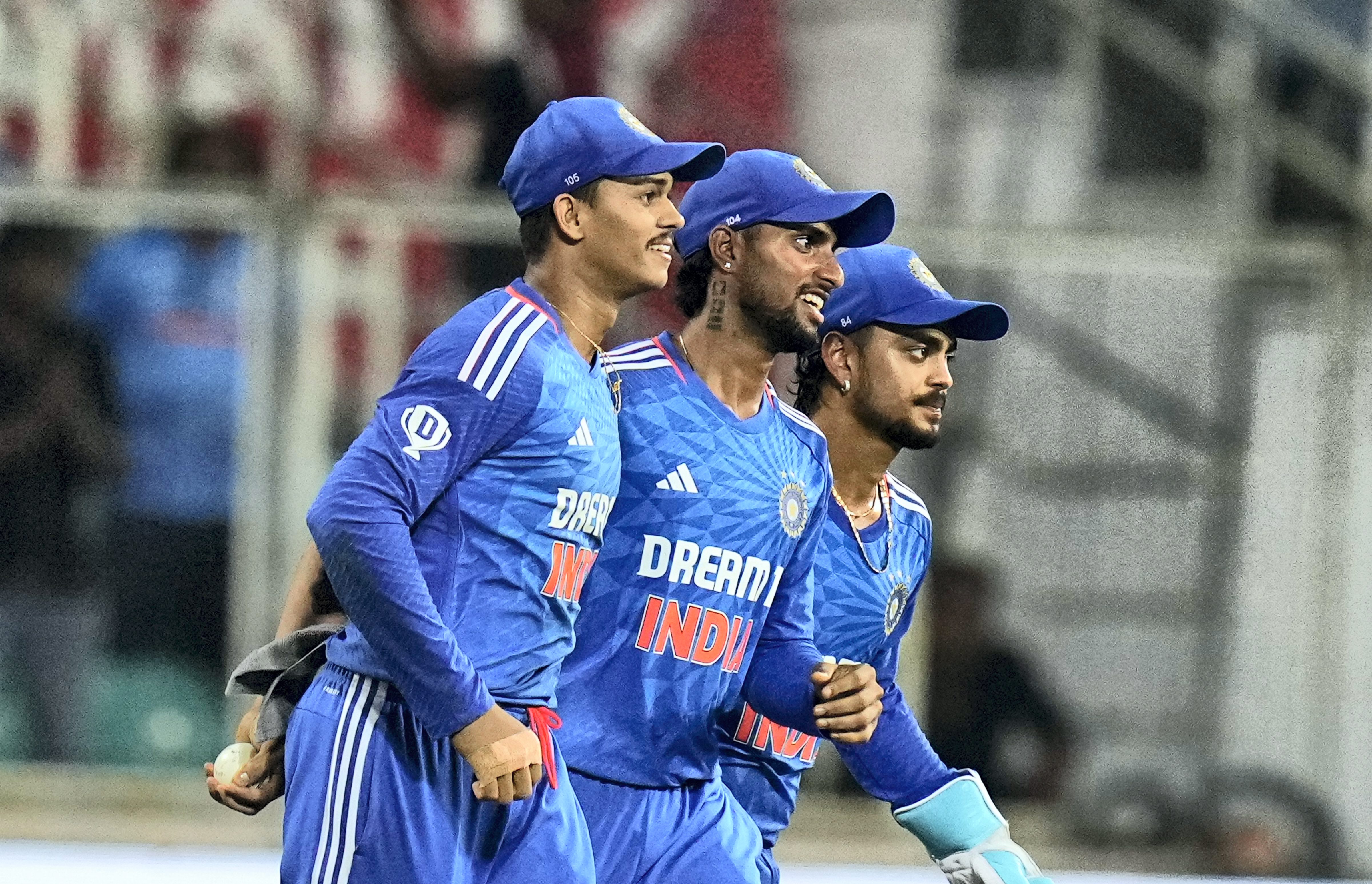 भारत ने ऑस्ट्रेलिया को 44 रन से हराया, श्रृंखला में बनायी 2-0 की बढ़त 