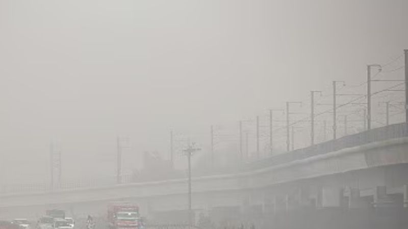 Kanpur News: प्रदूषण के आगे स्मॉग गन और स्वीपिंग मशीनें हुईं फेल, खराब स्थिति में पहुंचा AQI