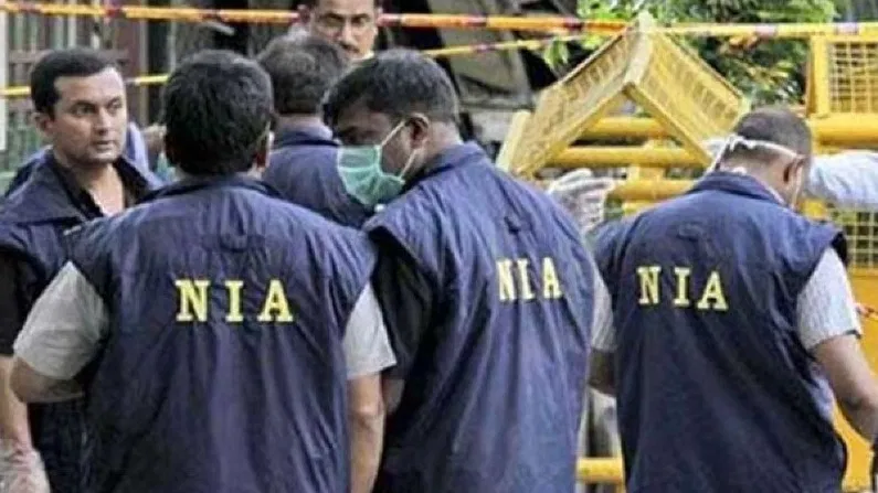 गिरफ्तार TMC नेता की पत्नी ने NIA अधिकारियों के खिलाफ दर्ज कराई FIR, जानें मामला
