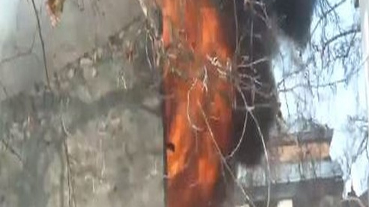 श्रीनगर: MLA हॉस्टल में आग, आवासीय क्वार्टर की इमारत हुई क्षतिग्रस्त 