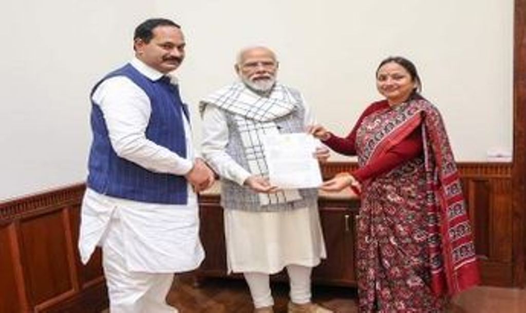 UP Lok Sabha Election 2024 : लोकसभा चुनाव से पहले मायावती को लगा बड़ा झटका, बसपा सांसद संगीता आजाद बीजेपी में शामिल.. 1 लोकसभा चुनाव से पहले BSP को बड़ा झटका, बसपा सांसद संगीता आजाद ने थामा BJP का दामन