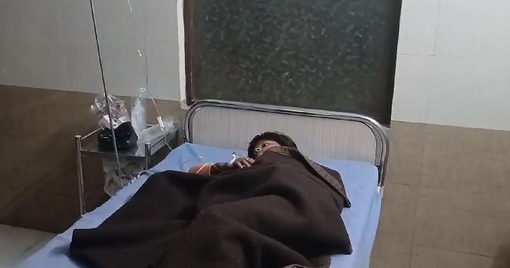 कासगंज: हर्ष फायरिंग में 10 साल की बच्ची के लगी गोली, अस्पताल में भर्ती
