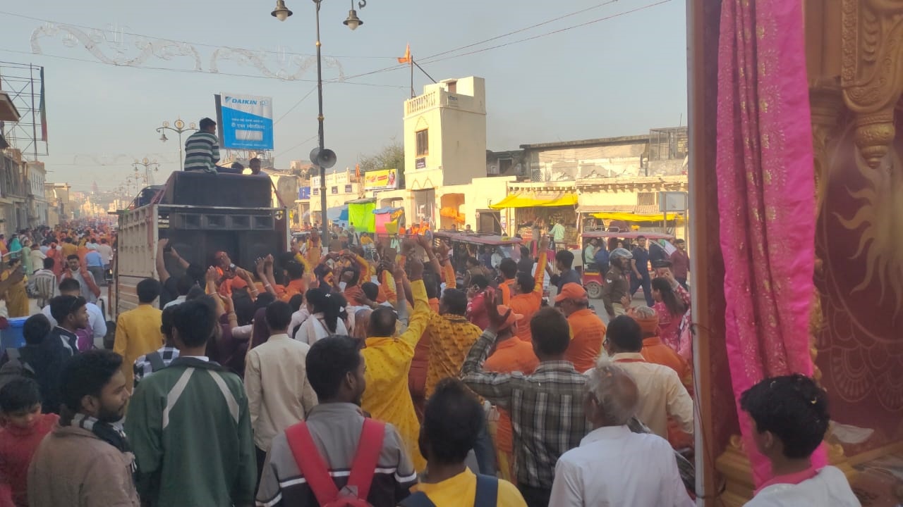 दिल्ली से पदयात्रा कर 21 दिन में अयोध्या पहुंचे 125 राम भक्त