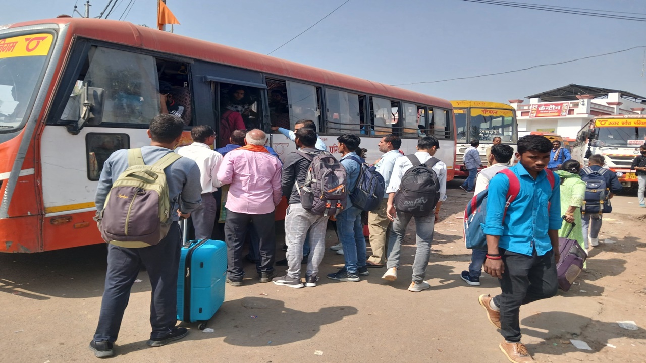 सुलतानपुर: हर 14 मिनट पर बस मिलने का दावा, फिर भी यात्री परेशान, महकमा बेखबर