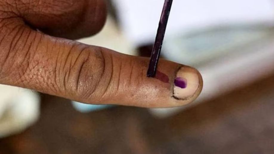 बरेली और आंवला में 3492 बूथों पर पड़ेंगे वोट, 33.54 लाख मतदाता बनेंगे भाग्य विधाता