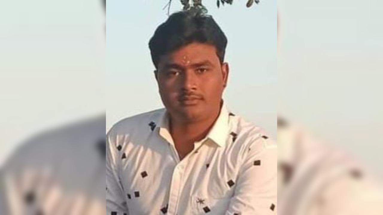 Chitrakoot Accident: बिजली पोल से टकराकर पेड़ में जा धंसी अनियंत्रित कार; होली पर रिश्तेदार के घर जा रहे युवक की मौत