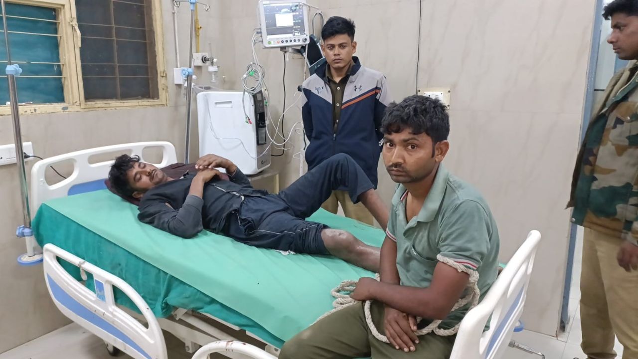 Farrukhabad: फरार बदमाश को पकड़ने गई खाकी पर झोंका फायर, गोली लगने से एक सिपाही घायल, दो बदमाश गिरफ्तार