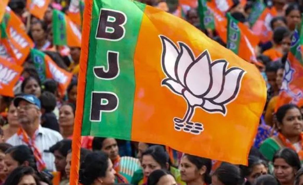 BJP ने कांग्रेस के पूर्व विधायकों को हिमाचल प्रदेश, गुजरात के उपचुनावों में बनाया उम्मीदवार 