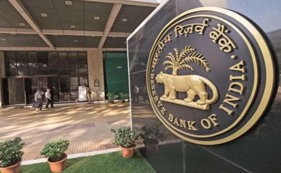 RBI ने कहा- बैंक कार्ड जारी करते समय ग्राहक को नेटवर्क चुनने का दें विकल्प 