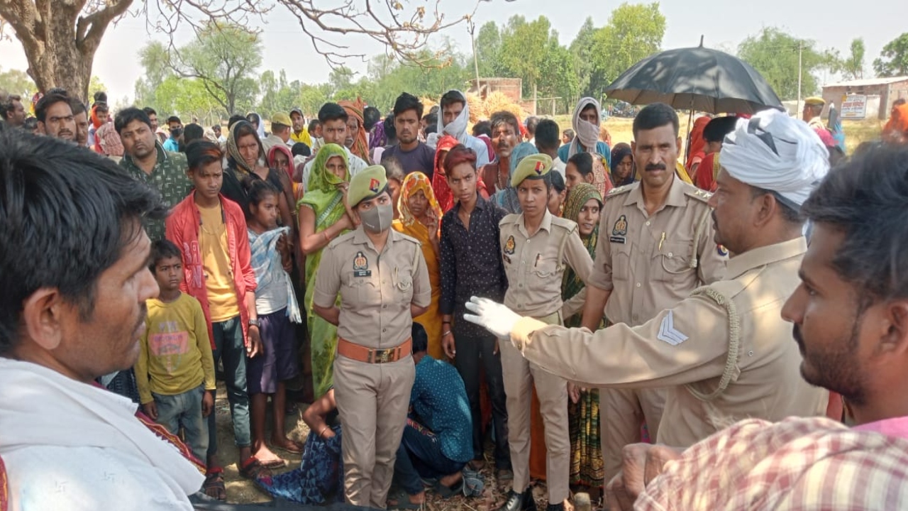 मीरजापुर: बारात से दो दिन पूर्व गायब युवक का भूसे के ढेर में मिला शव, जांच में जुटी पुलिस 