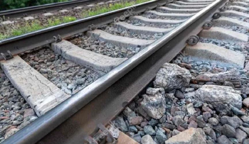 बरेली: रेलवे ट्रैक पर मिला युवक का शव, हत्या का आरोप 