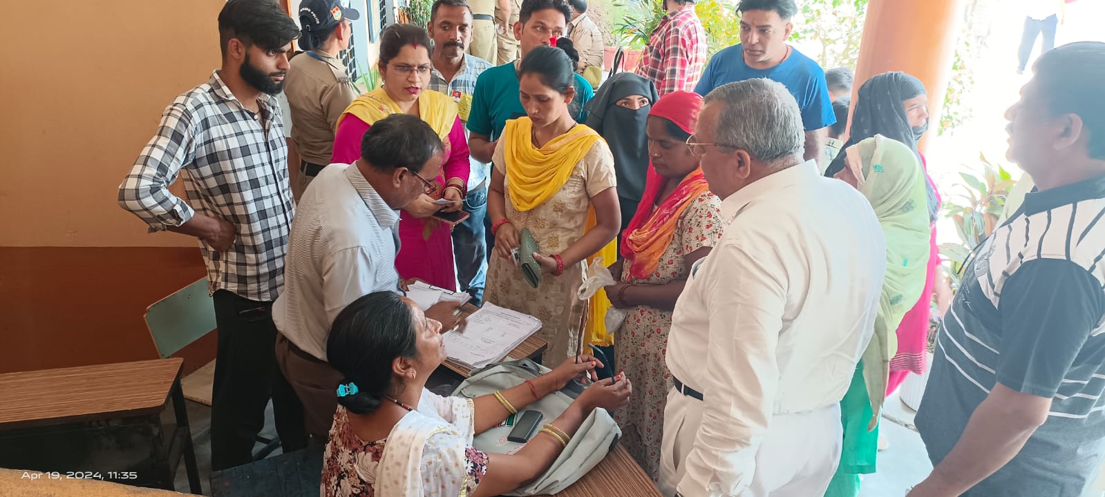 काशीपुर: निर्वाचक गणना कार्ड में नाम अंकित, लिस्ट में आया डिलीट, वोटरों ने की शिकायत