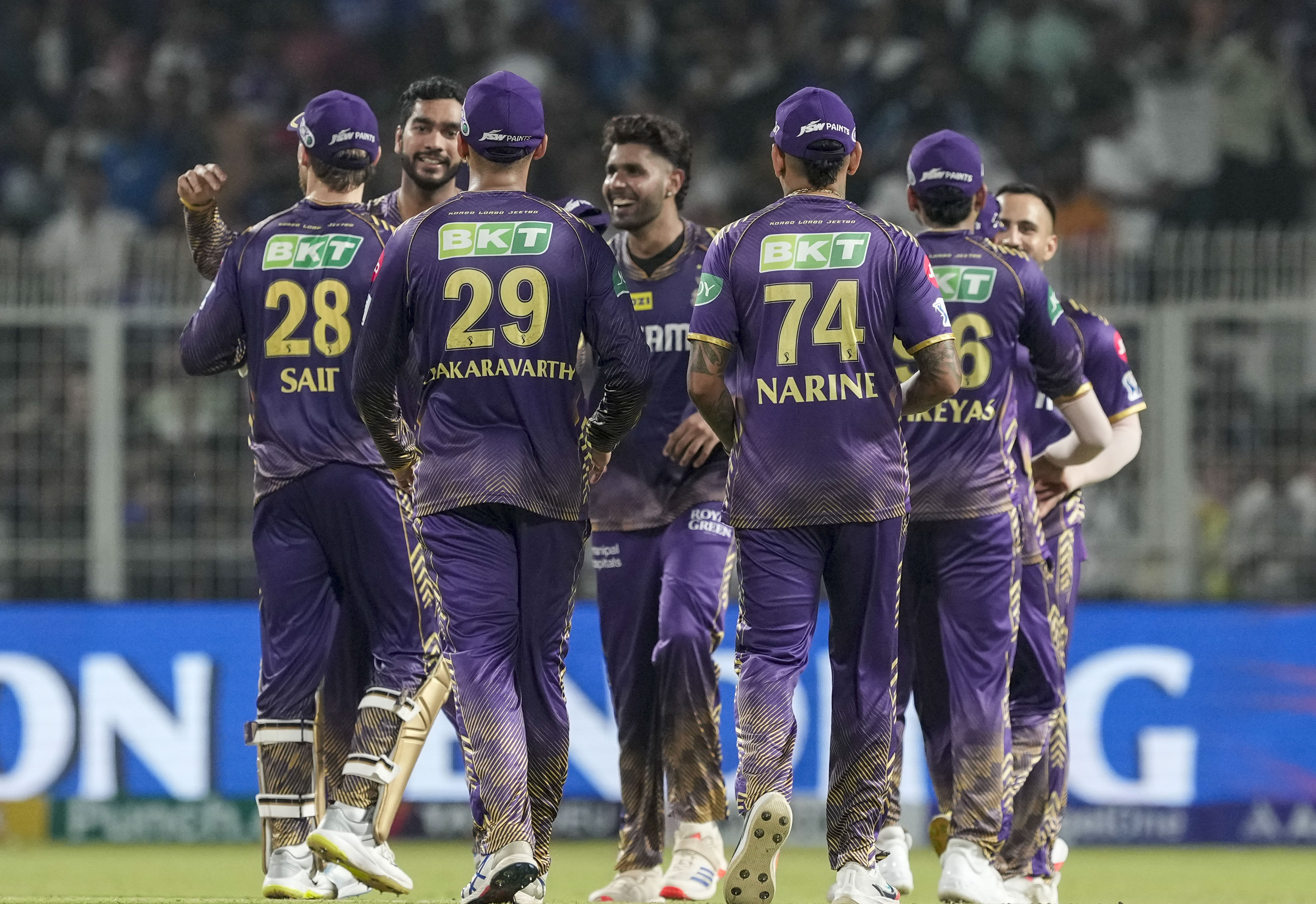 KKR vs RCB: आरसीबी पर केकेआर की रोमांचक जीत, आखिरी गेंद पर मारी बाजी