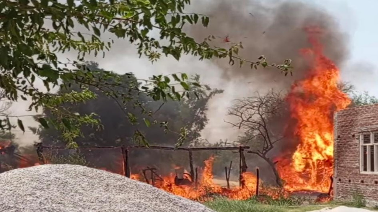 गोंडा: अज्ञात कारणों से लगी आग, पांच घर जले 