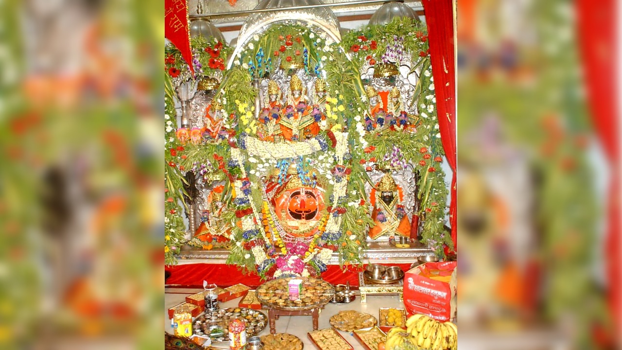 Kanpur: हनुमान जन्मोत्सव पर मंदिरों में लगा भक्तों का तांता; झांकियों ने मनमोहा, दिनभर हुए धार्मिक अनुष्ठान, लगे भंडारे