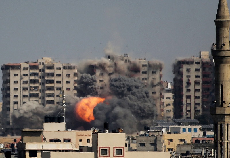 Israel–Hamas war : हमास ने बंधक बनाए गए प्रसिद्ध इजराइली-अमेरिकी व्यक्ति का जारी किया वीडियो 