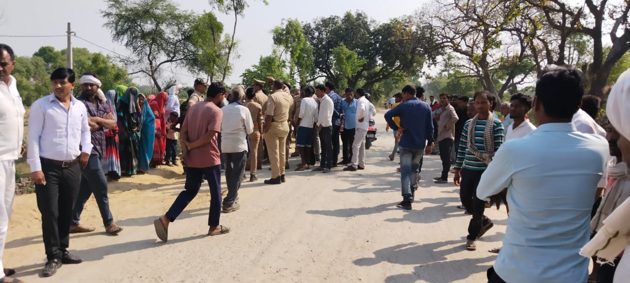 Fatehpur Accident: सड़क हादसे में स्कूटी सवार शिक्षिका की मौत, परिजनों में मचा कोहराम