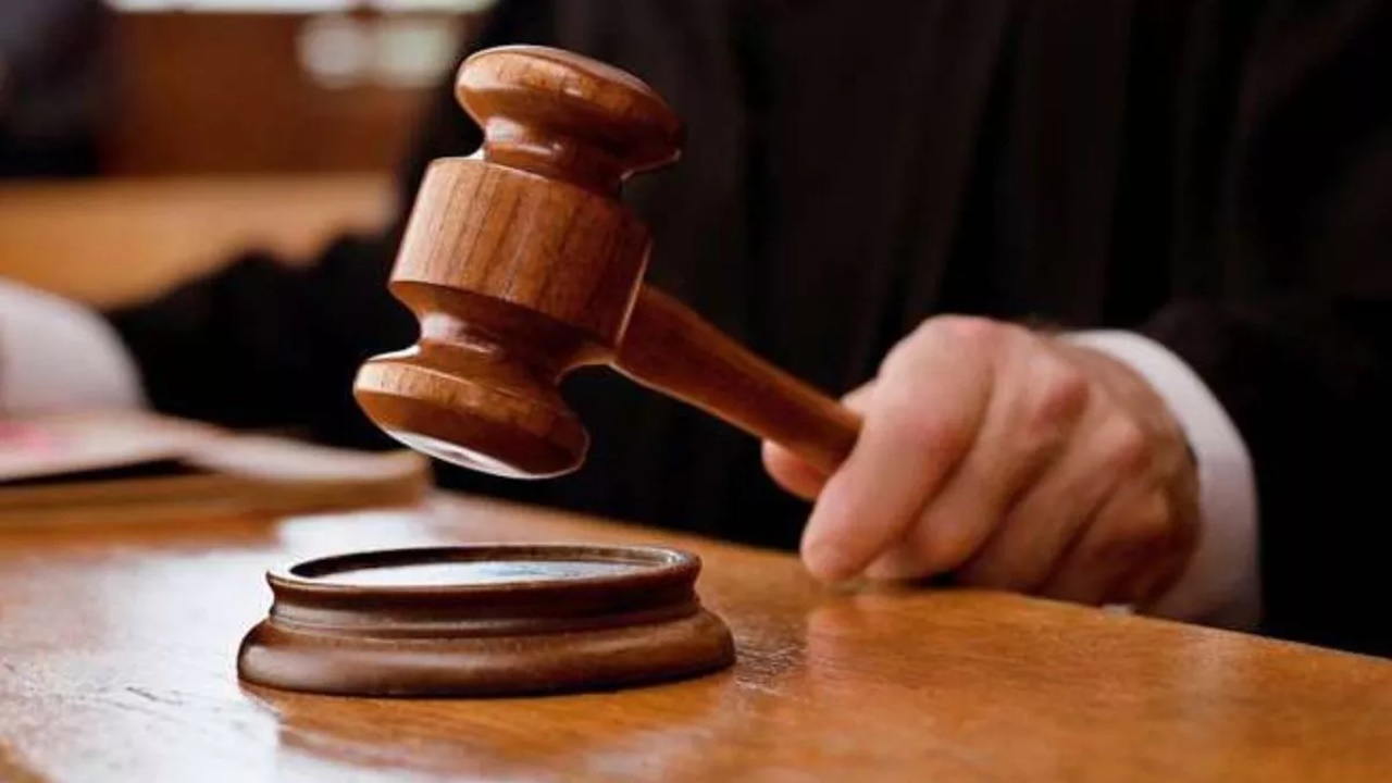 लखनऊ: High Court ने प्रदेश सरकार को हलफनामा दाखिल करने के दिये आदेश, Covid काल के कर्मचारियों से जुड़ा है मामला